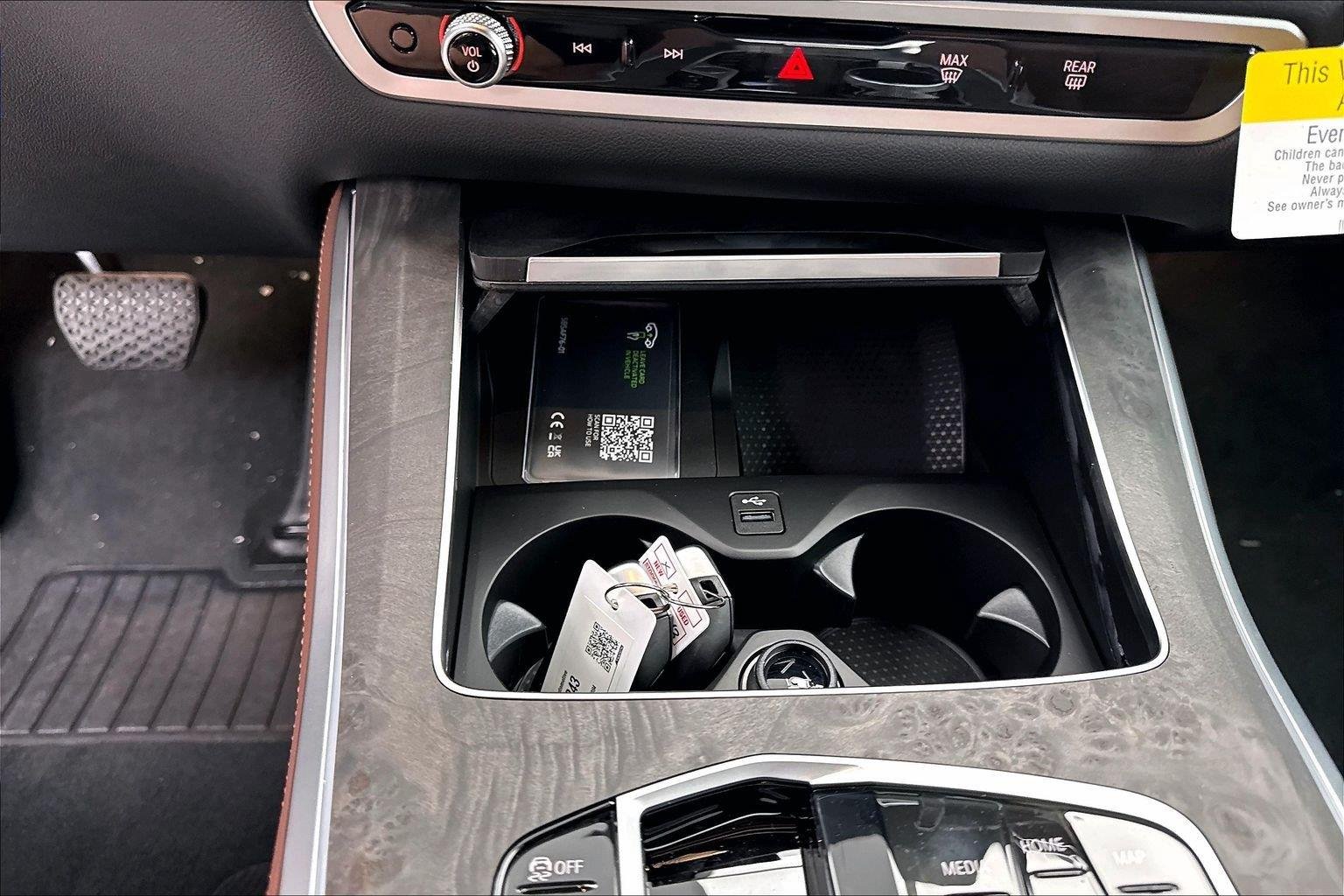New 2026 Alpine White BMW xDrive50e image 22