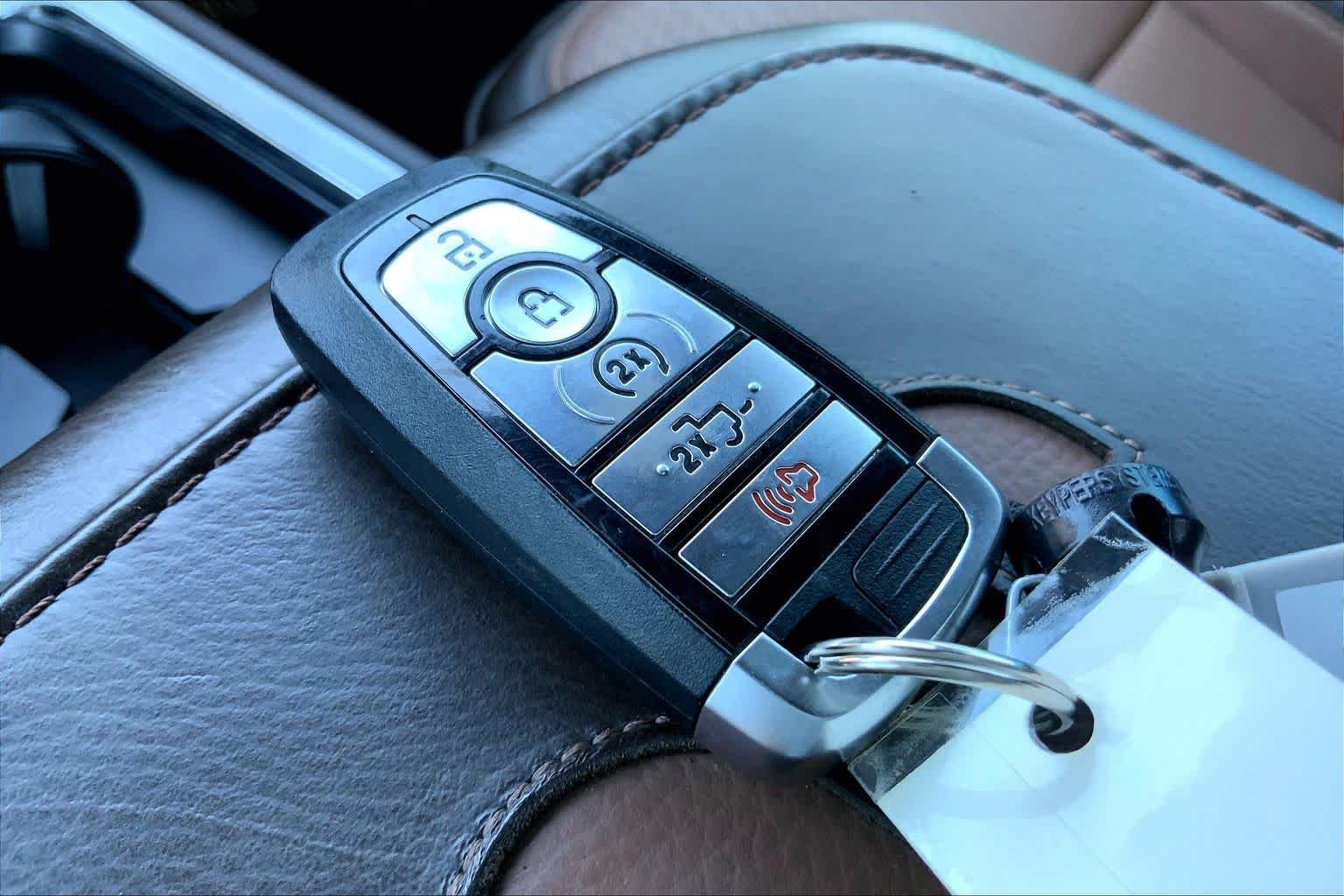 Used 2024 Glacier Gray Metallic Tri-Coat Ford King Ranch image 15
