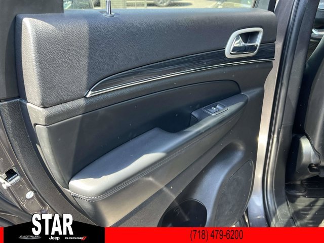 Used 2021 Granite Crystal Metallic Clearcoat Jeep Limited image 12