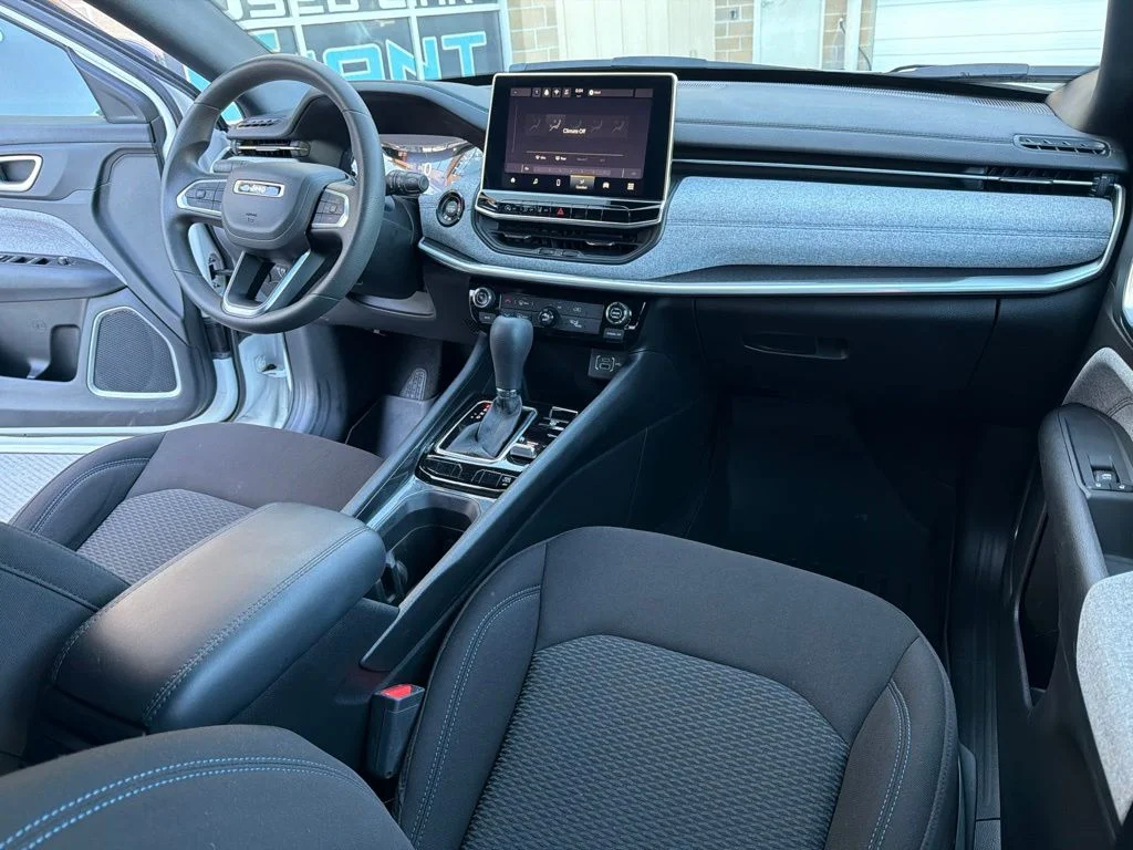 Used 2024 White Jeep Sport image 19