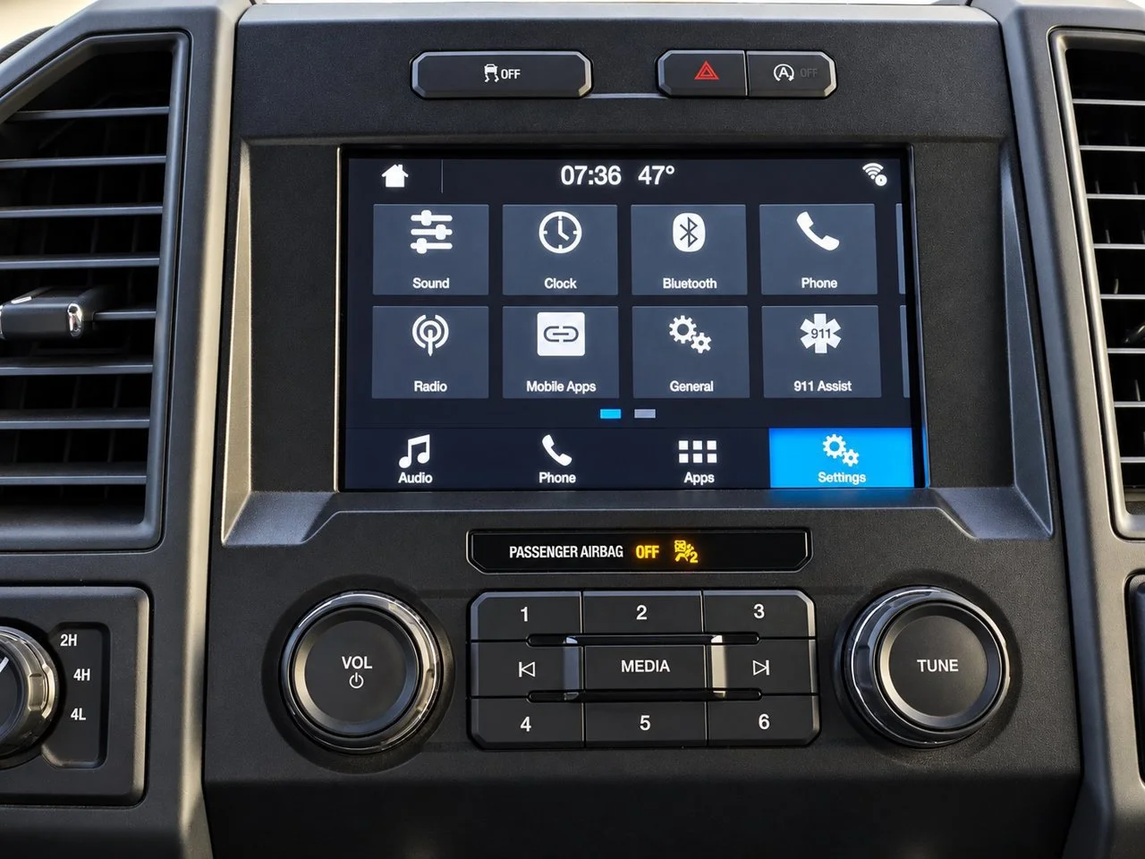 Used 2019  Ford  image 17