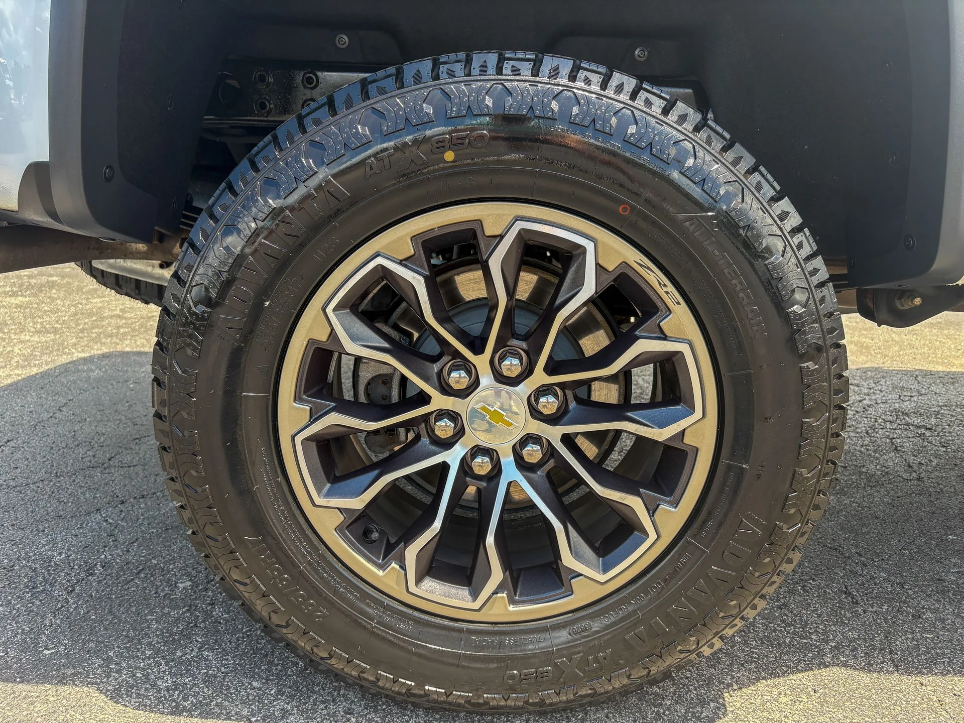 Used 2019 White Chevrolet ZR2 image 34