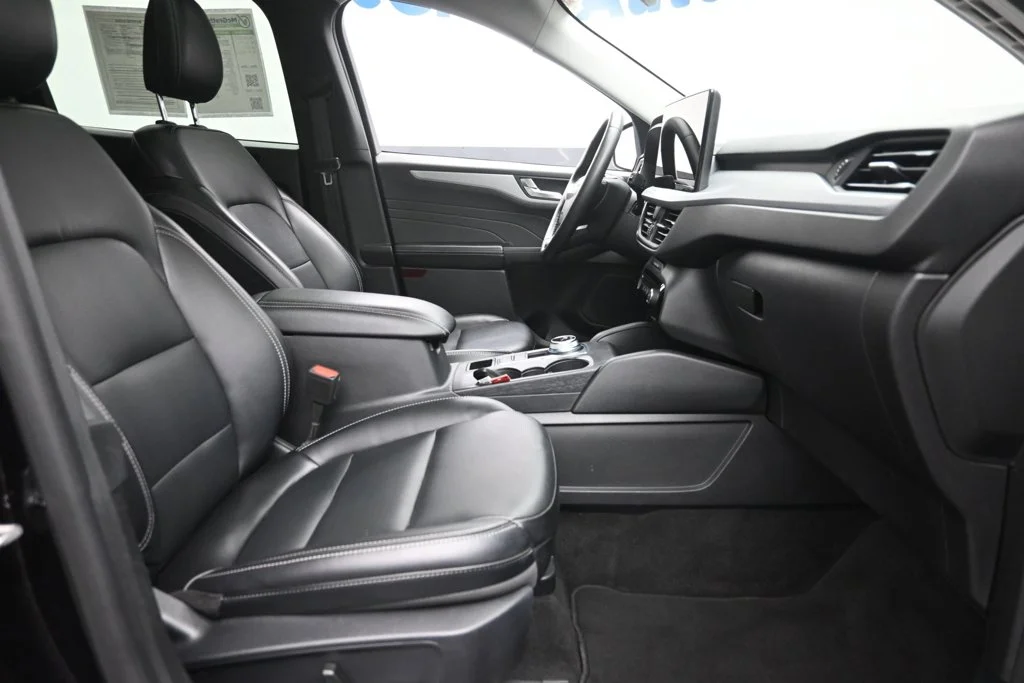 Used 2025 Black Ford Platinum image 9