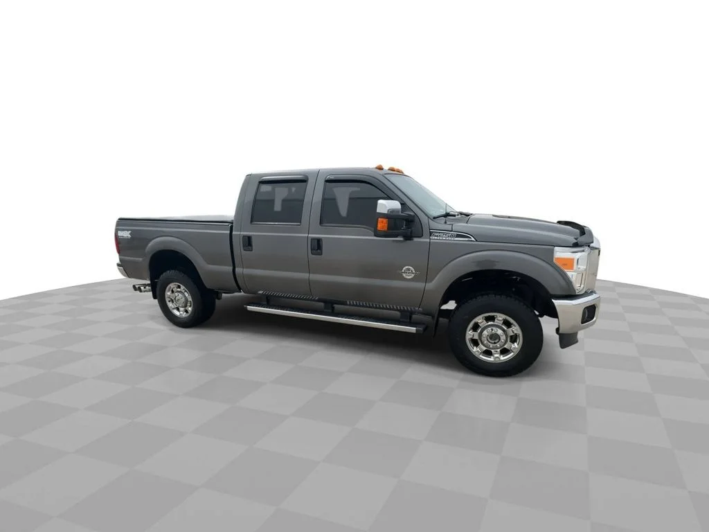 Used 2016 Gray Ford XLT image 2