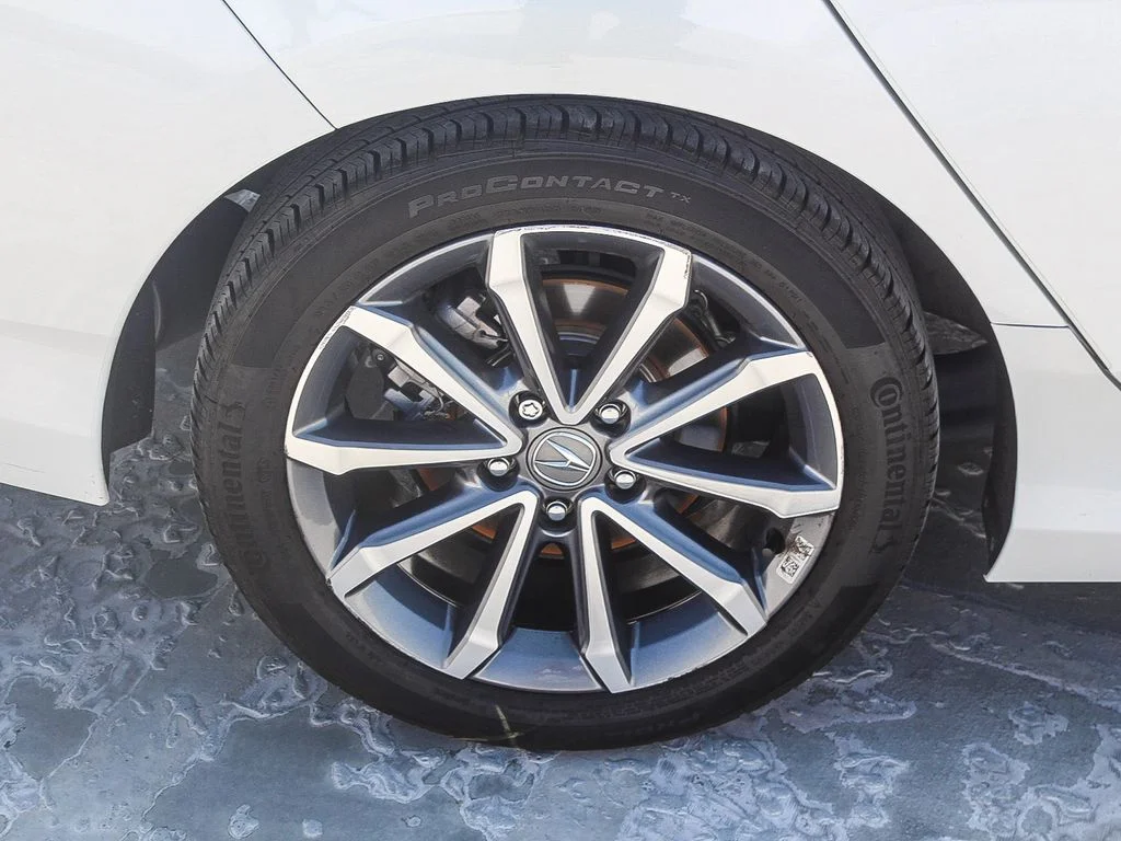 Used 2025 Platinum White Pearl Acura Base image 9