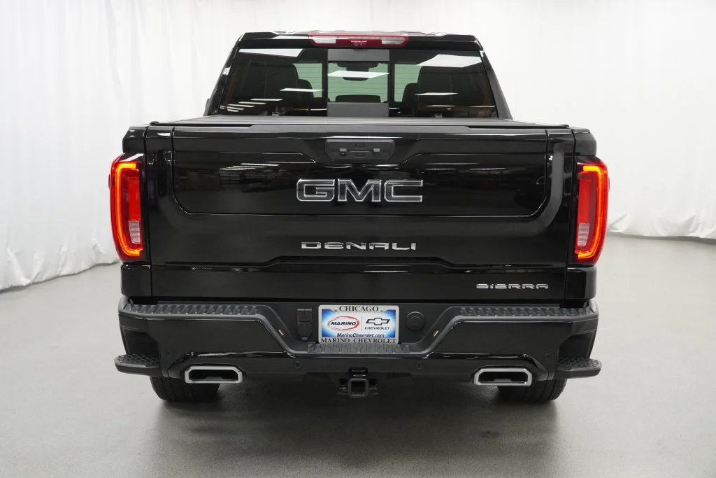 Used 2025 Onyx Black GMC Denali Ultimate image 43