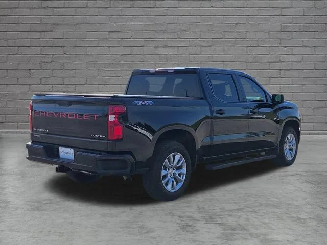Used 2025 Black Chevrolet Custom image 5
