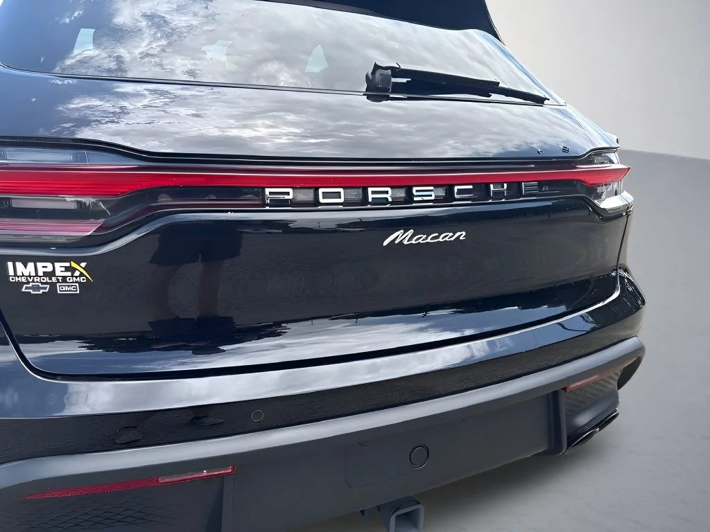 Used 2023  Porsche  image 67