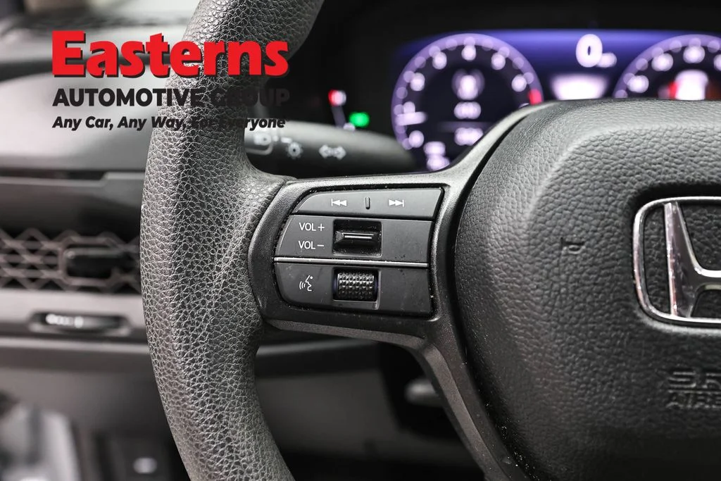Used 2025 Silver Honda LX image 15
