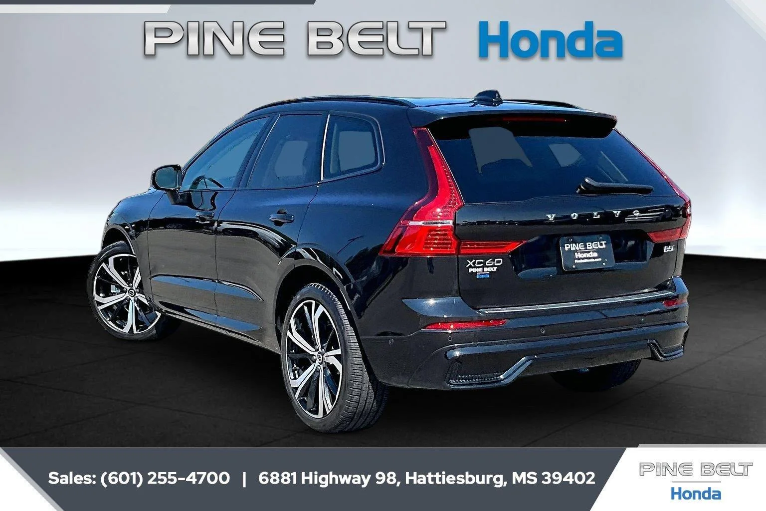 Used 2025 Onyx Black Metallic Volvo Ultra image 2