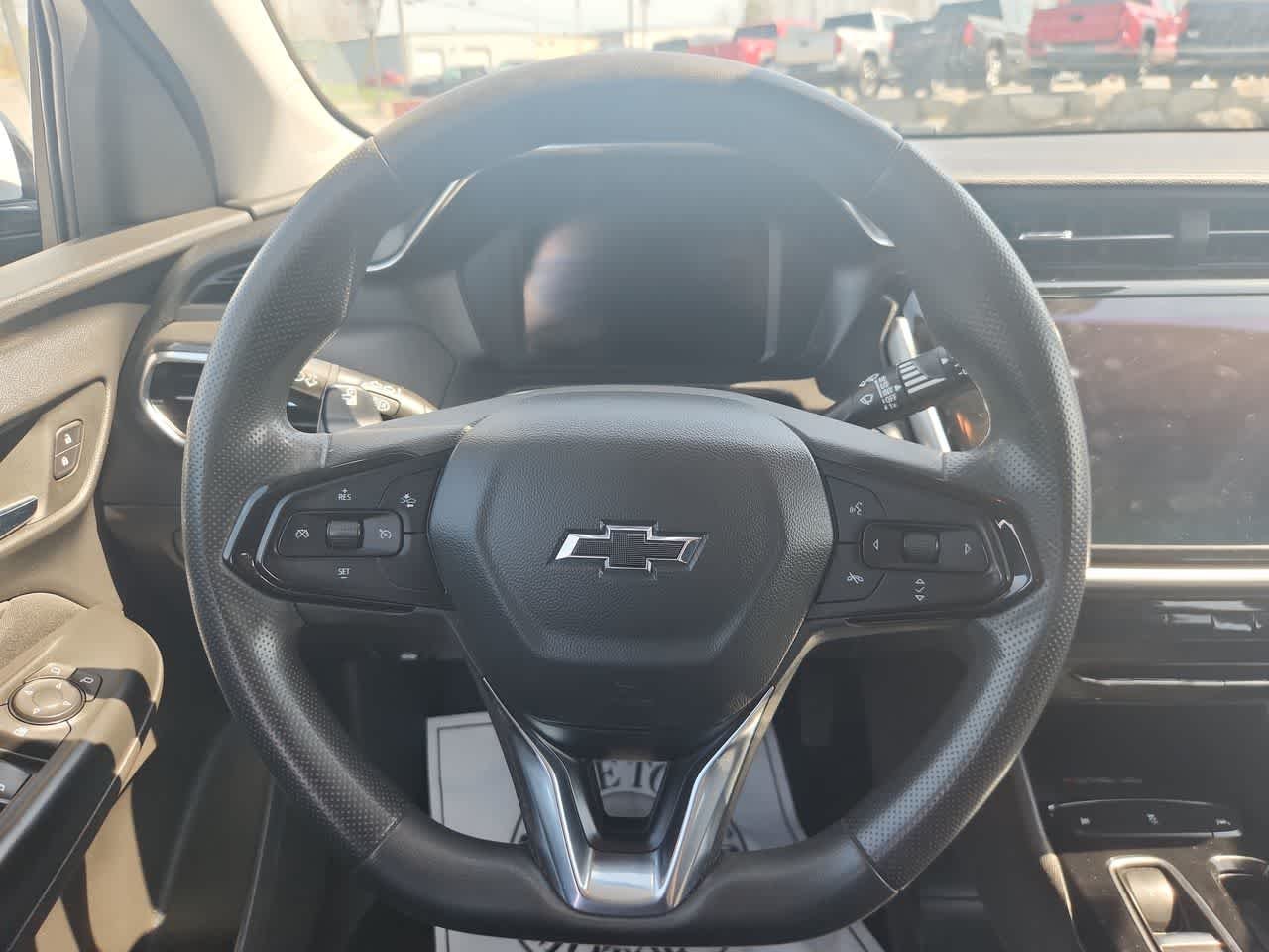 Used 2023 Summit White Chevrolet LT image 17