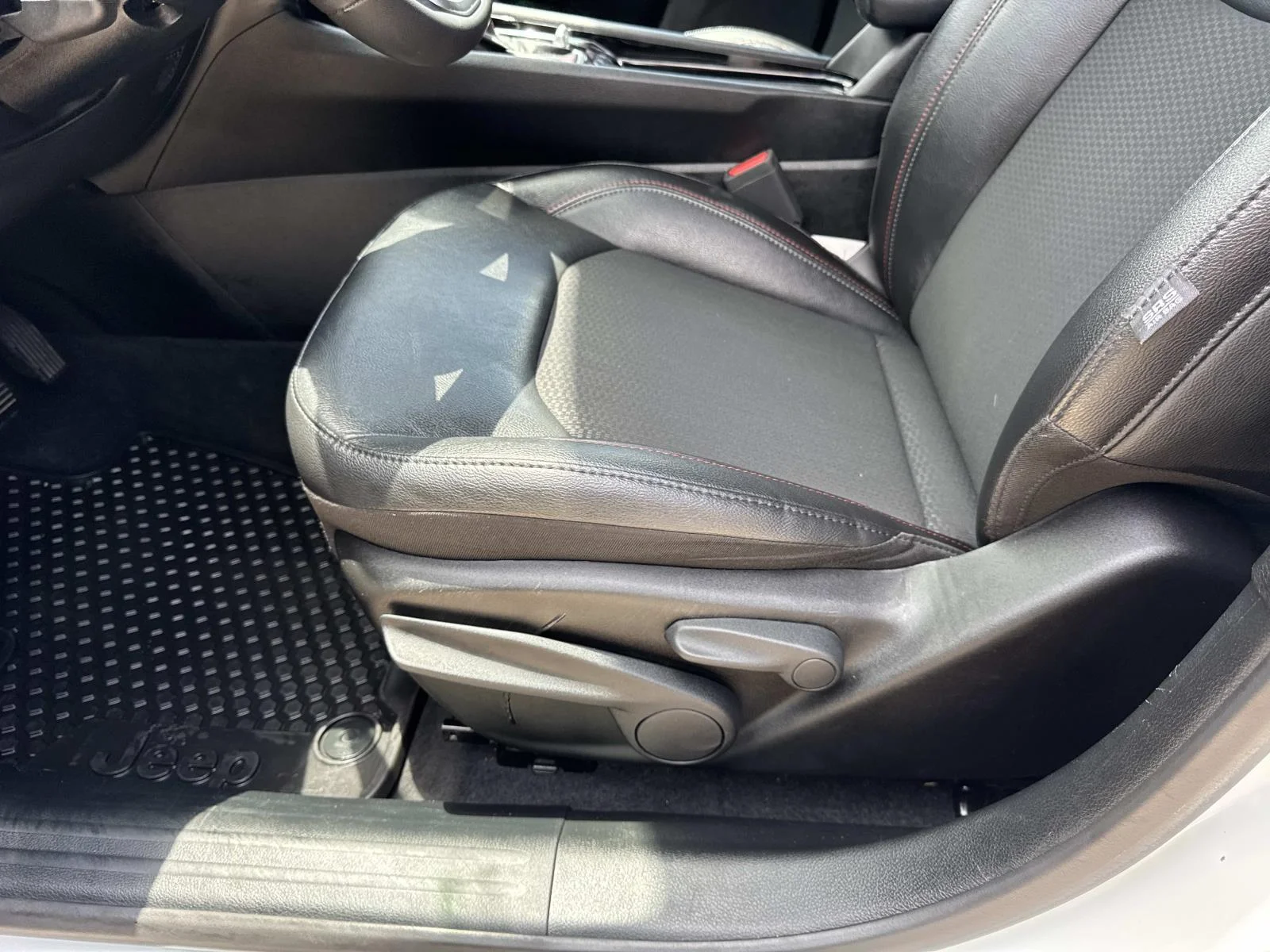 Used 2025 Bright White Clearcoat Jeep Trailhawk image 16