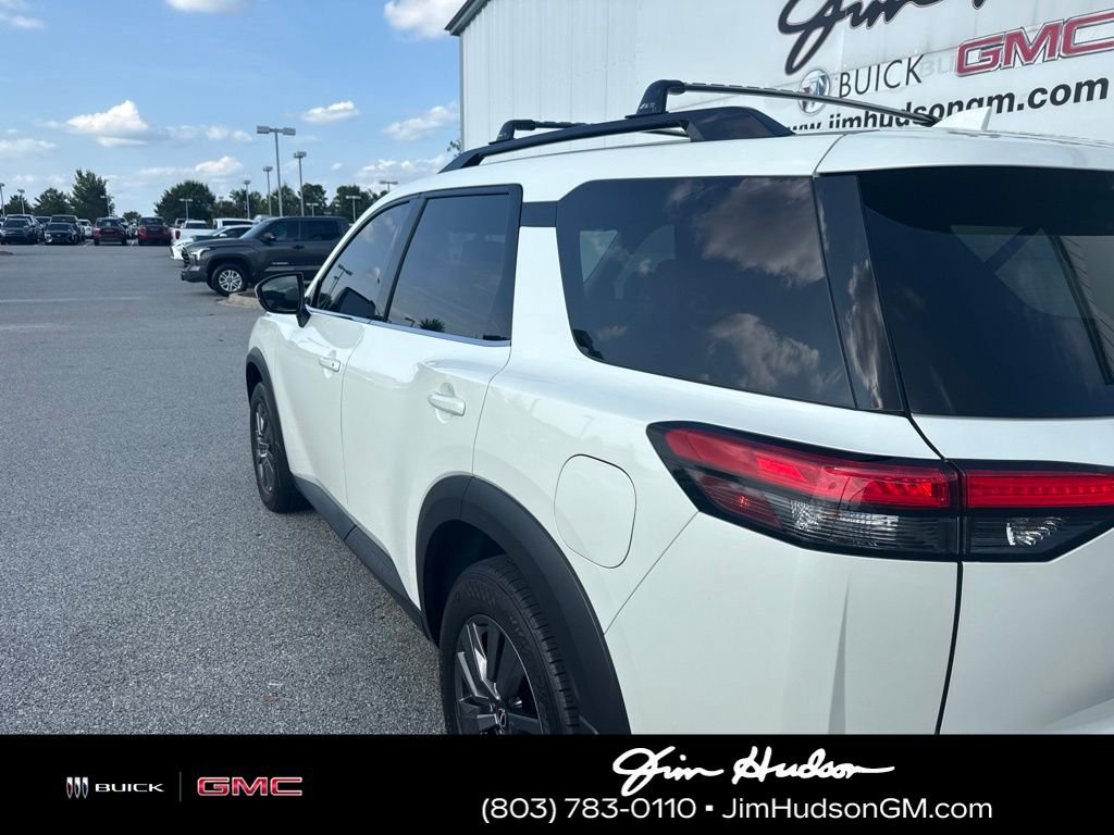 Used 2023 White Nissan SV image 3