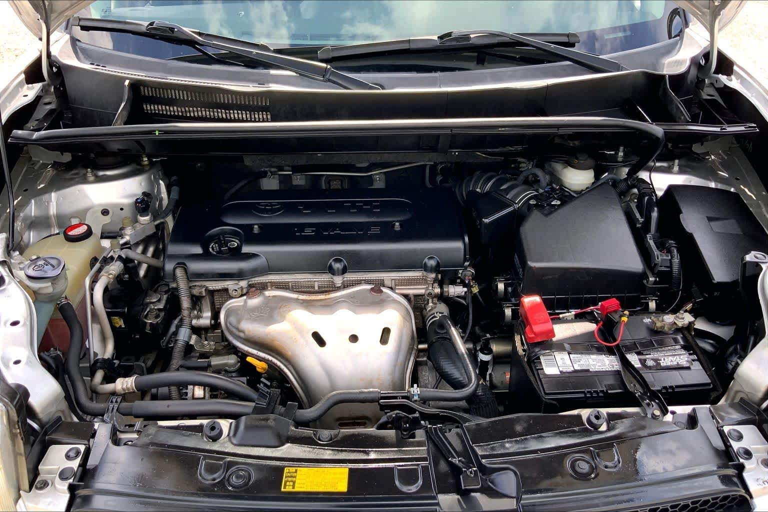 Used 2014 Classic Silver Metallic Scion  image 30