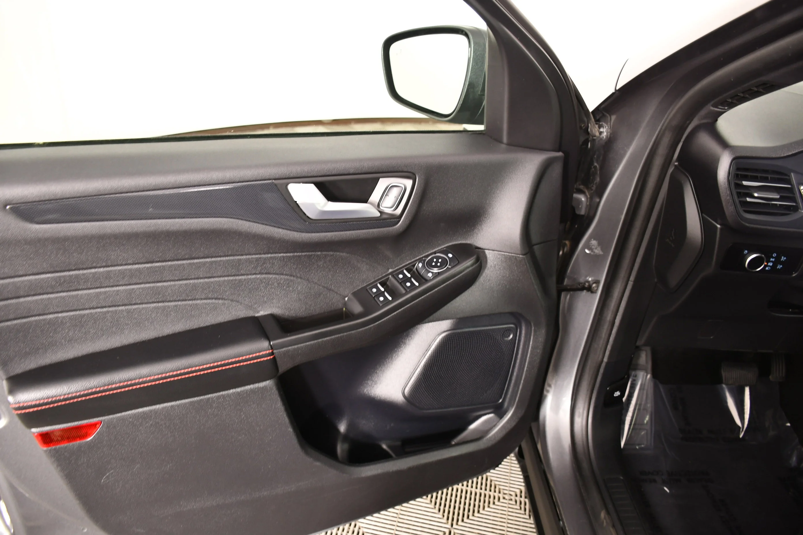Used 2025 Gray Metallic Ford ST-Line image 34