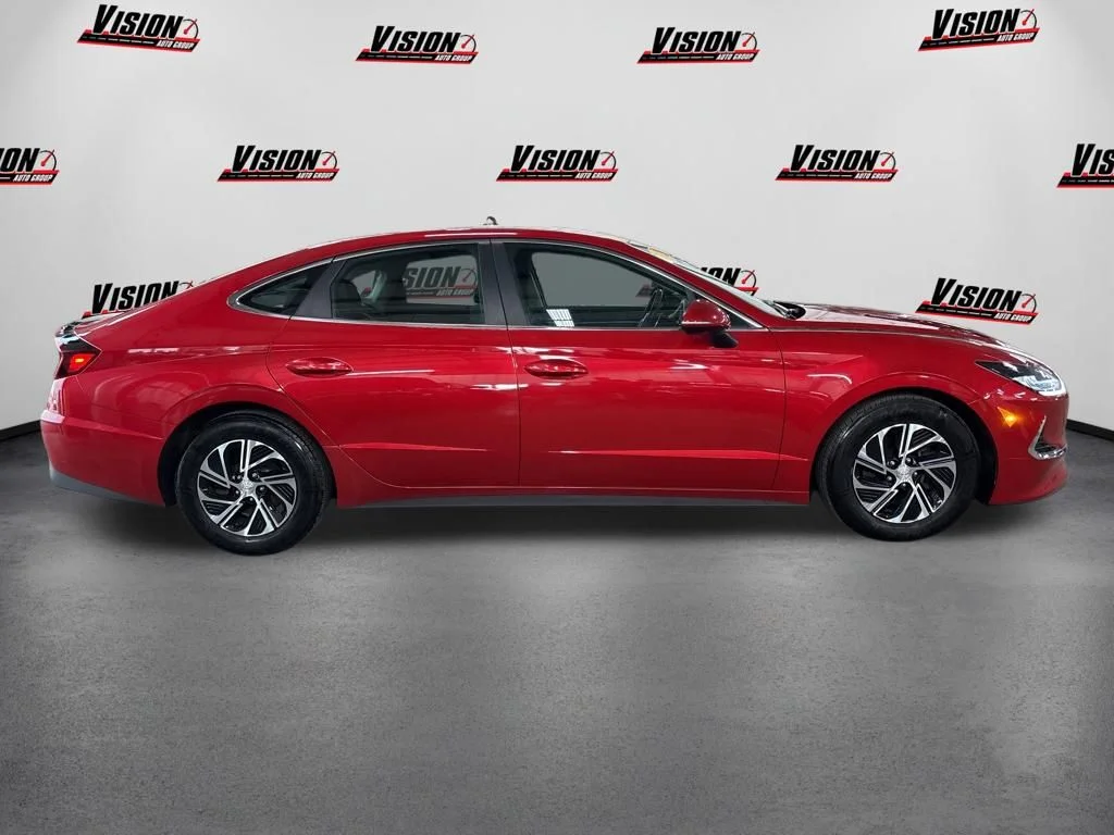 Certified Used 2021 Red Hyundai Blue image 4