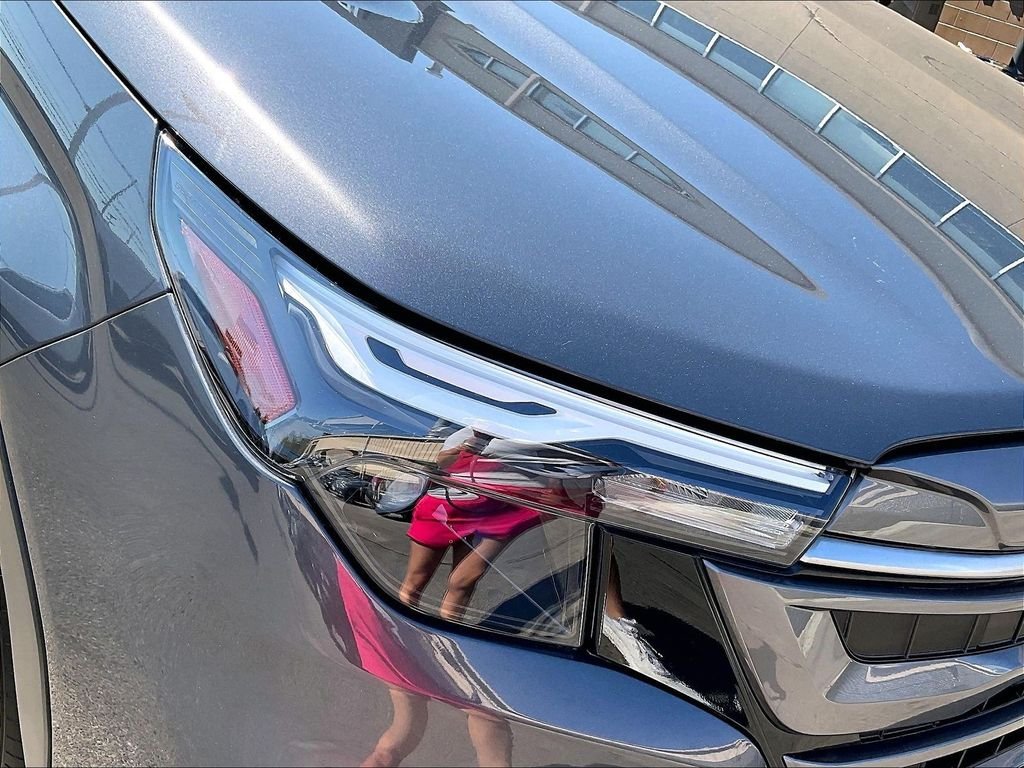 Used 2025 Gray Metallic Subaru Premium image 33