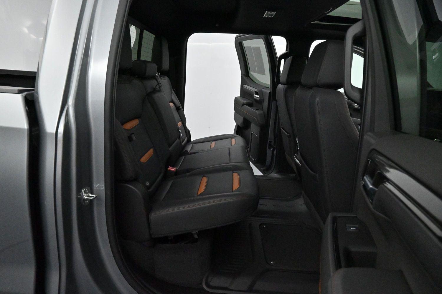 Used 2024 Sterling Metallic GMC AT4 image 33