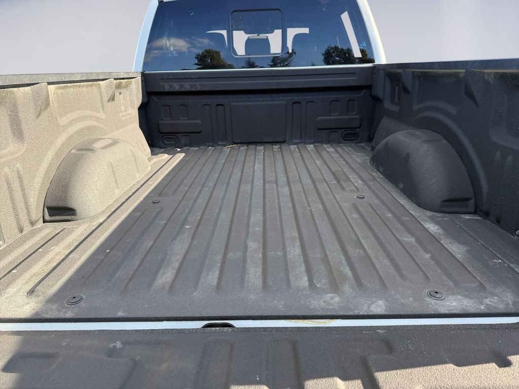 Used 2025  Ford Lariat image 20