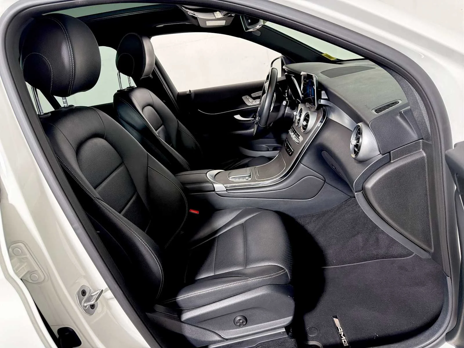 2021 Mercedes-Benz GLC GLC300 - Photo 24
