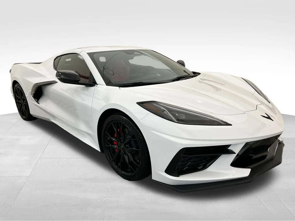 Used 2025 White Chevrolet Stingray image 7