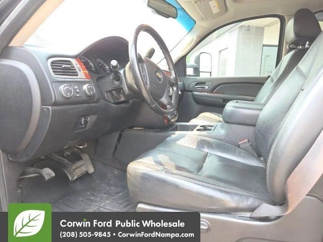 Used 2009 Black Chevrolet LTZ image 13