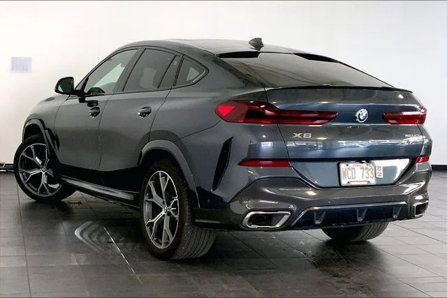 Used 2021 Arctic Grey Metallic BMW sDrive40i image 11