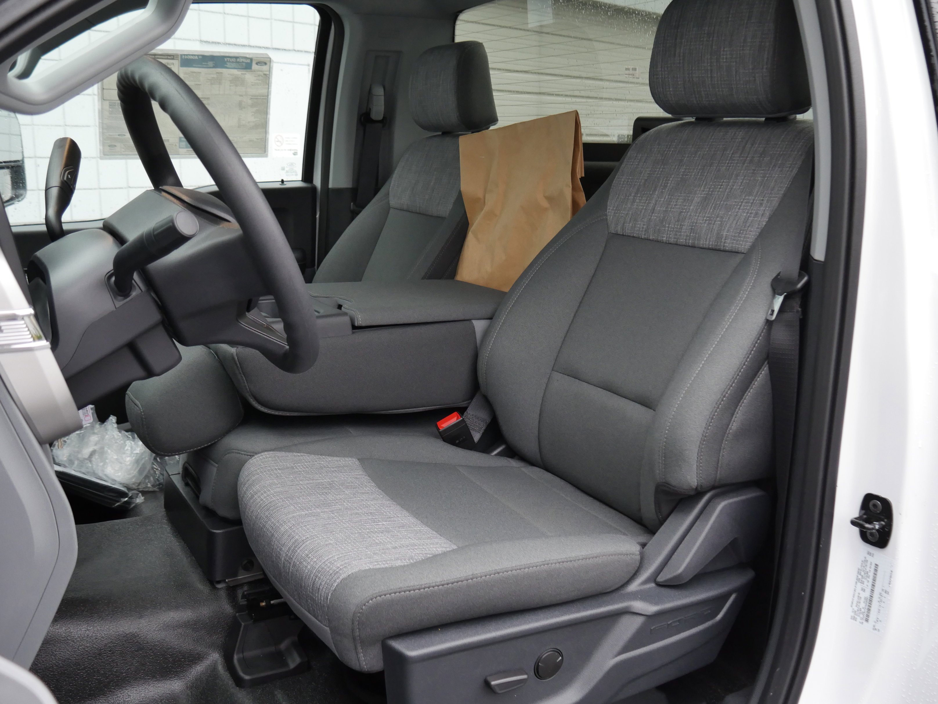 New 2026 Oxford White Ford F-550® XLT image 23