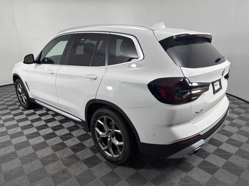 Used 2023 Alpine White BMW xDrive30i image 7