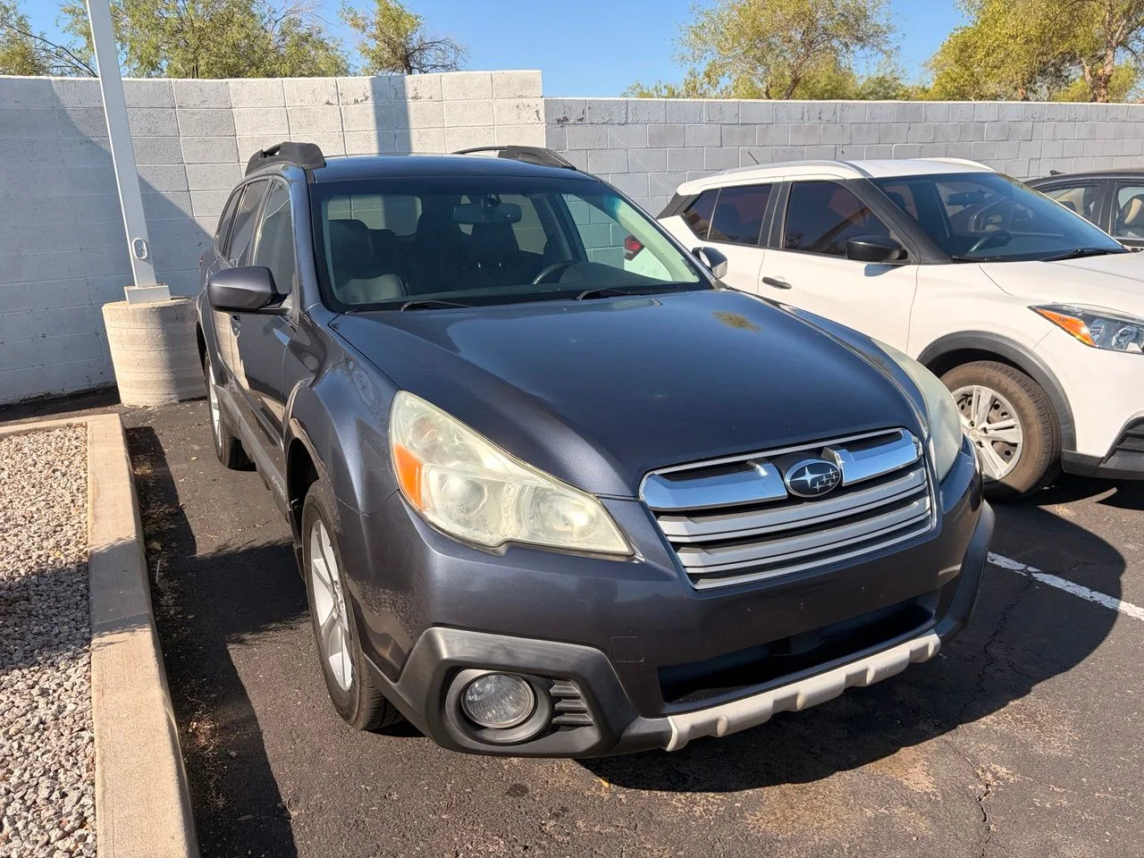 Used 2014 Gray Metallic Subaru 2.5i image 3