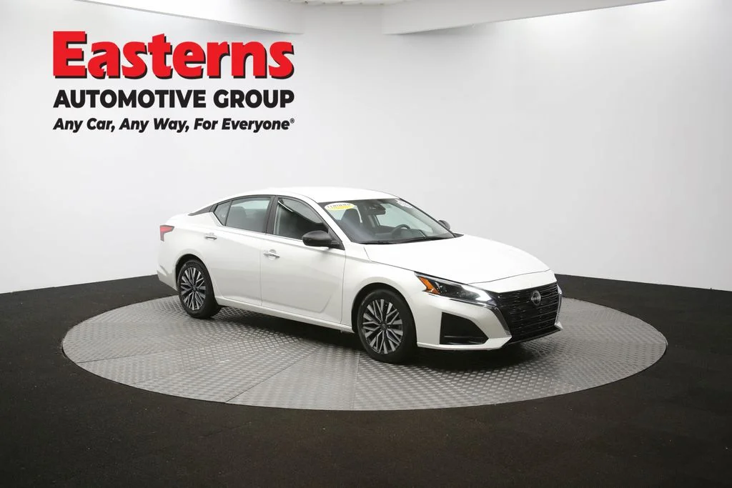 Used 2024 White Nissan 2.5 SV image 47
