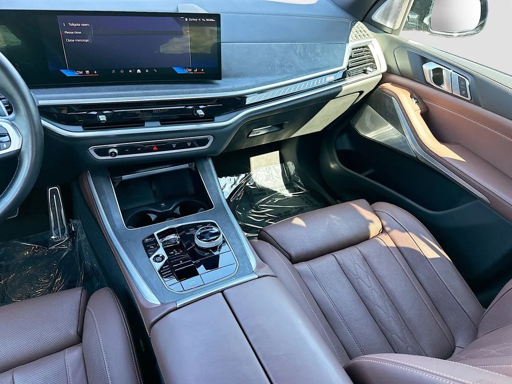 Used 2024 Blue BMW M60i image 21