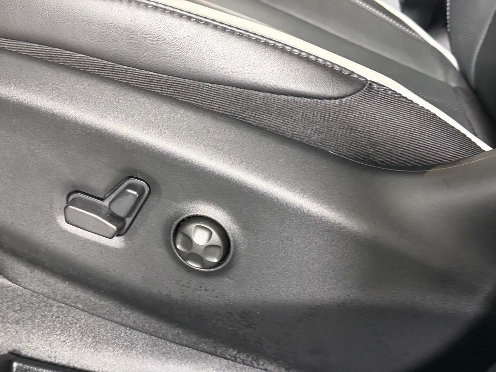 Used 2026 Silver Chrysler Limited image 22