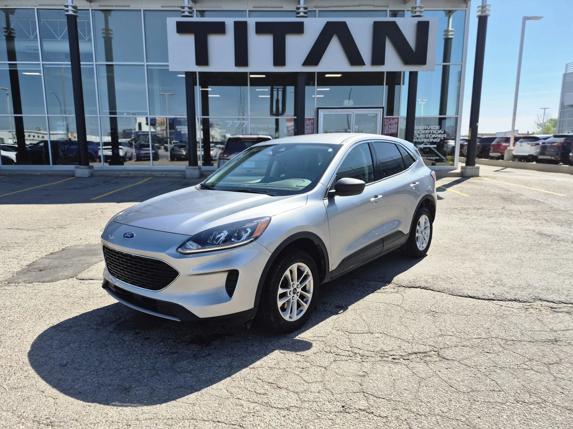 Certified Used 2022 Iconic Silver Metallic Ford SE AWD*Remote Start | Htd Seats | Htd Wheel | Park Assist | CarPlay | Blind Spot Detection image 2