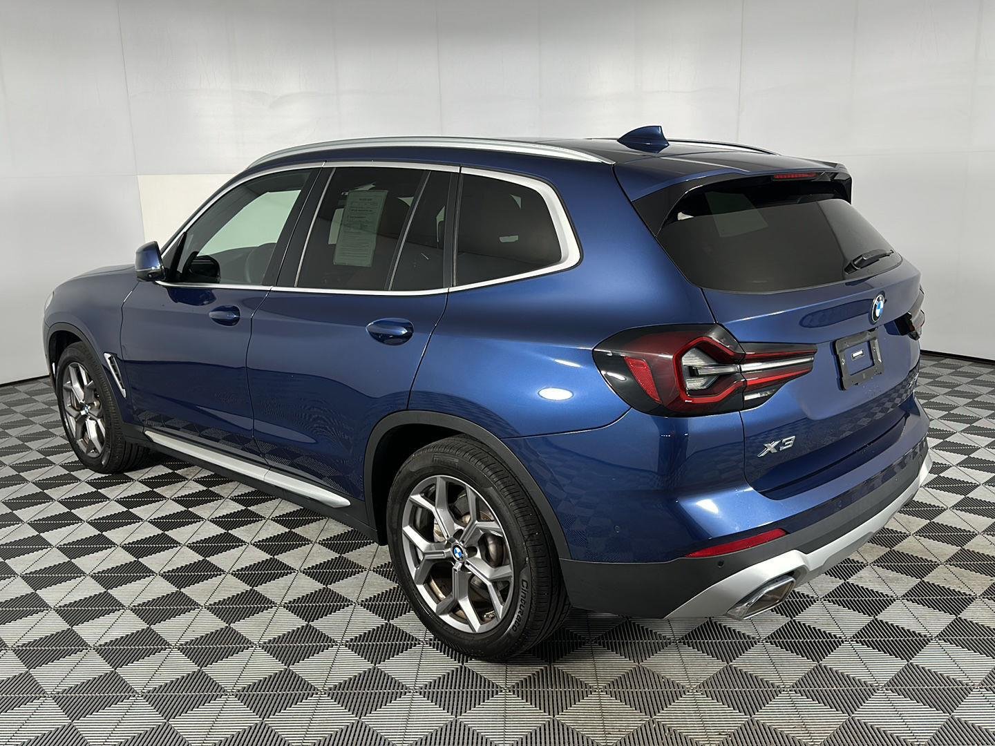 Used 2023 Phytonic Blue Metallic BMW xDrive30i image 24