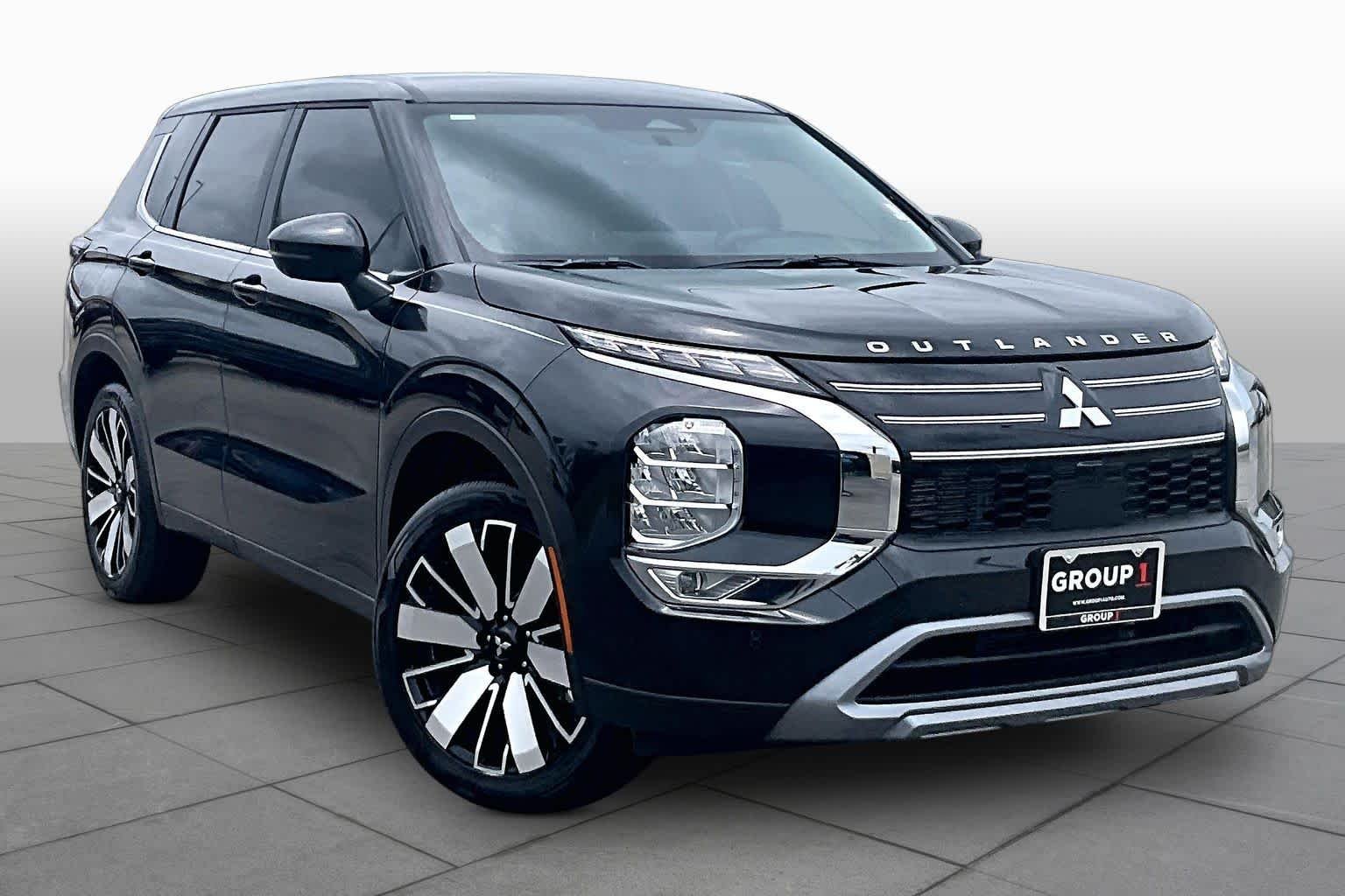 Used 2026 Black Diamond Mitsubishi SE image 3