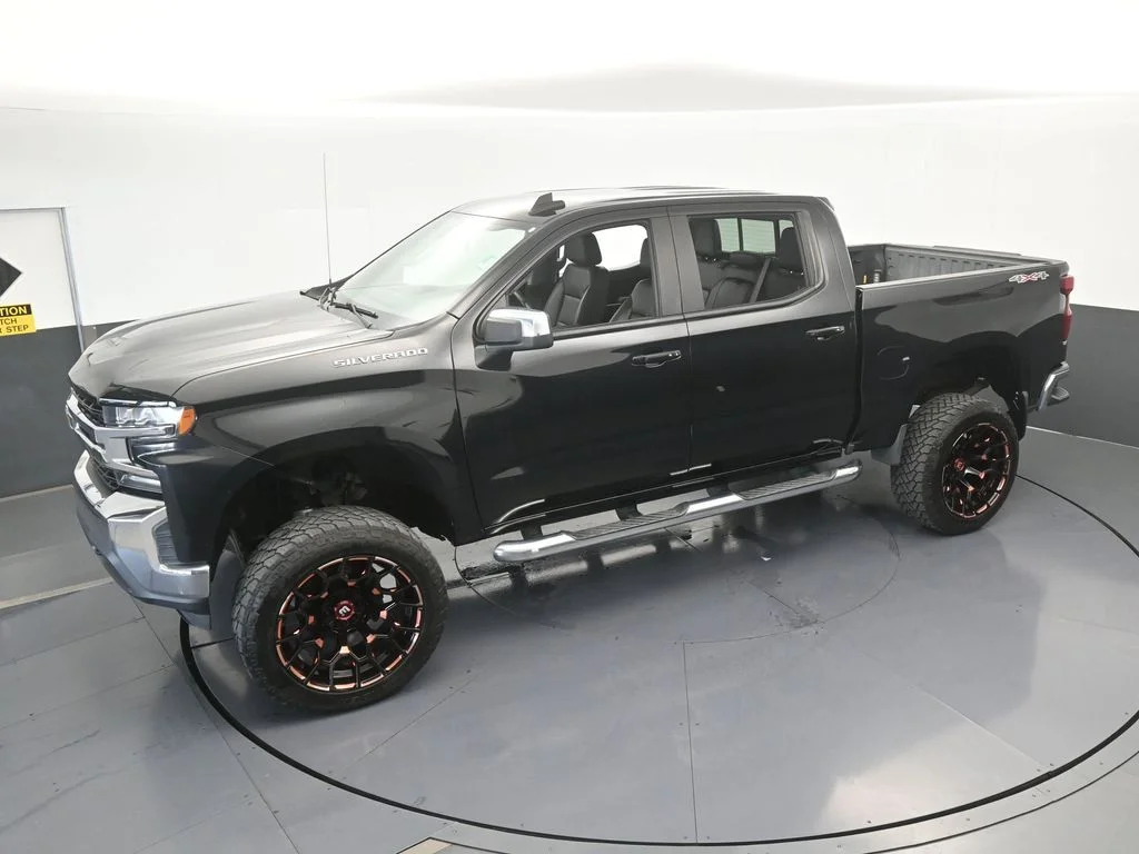 Used 2019 Black Chevrolet LT image 44