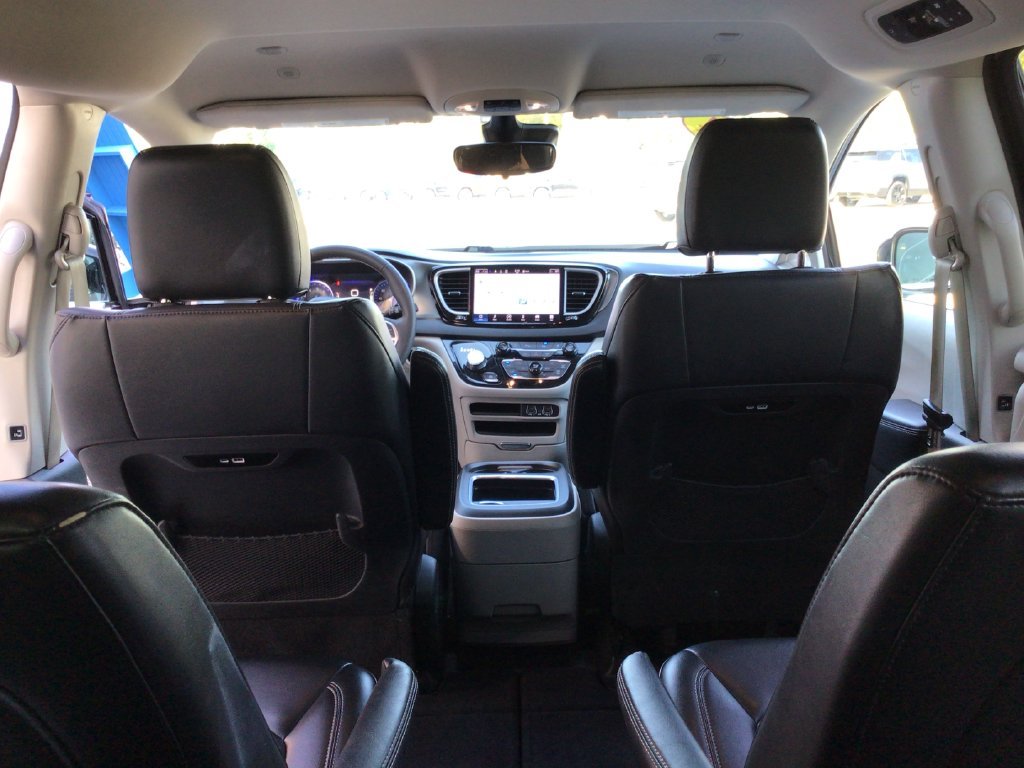 Used 2024 Black Chrysler Touring L image 34