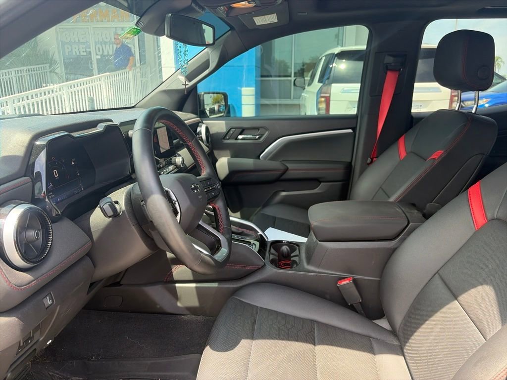 Used 2023 Black Chevrolet Z71 image 13