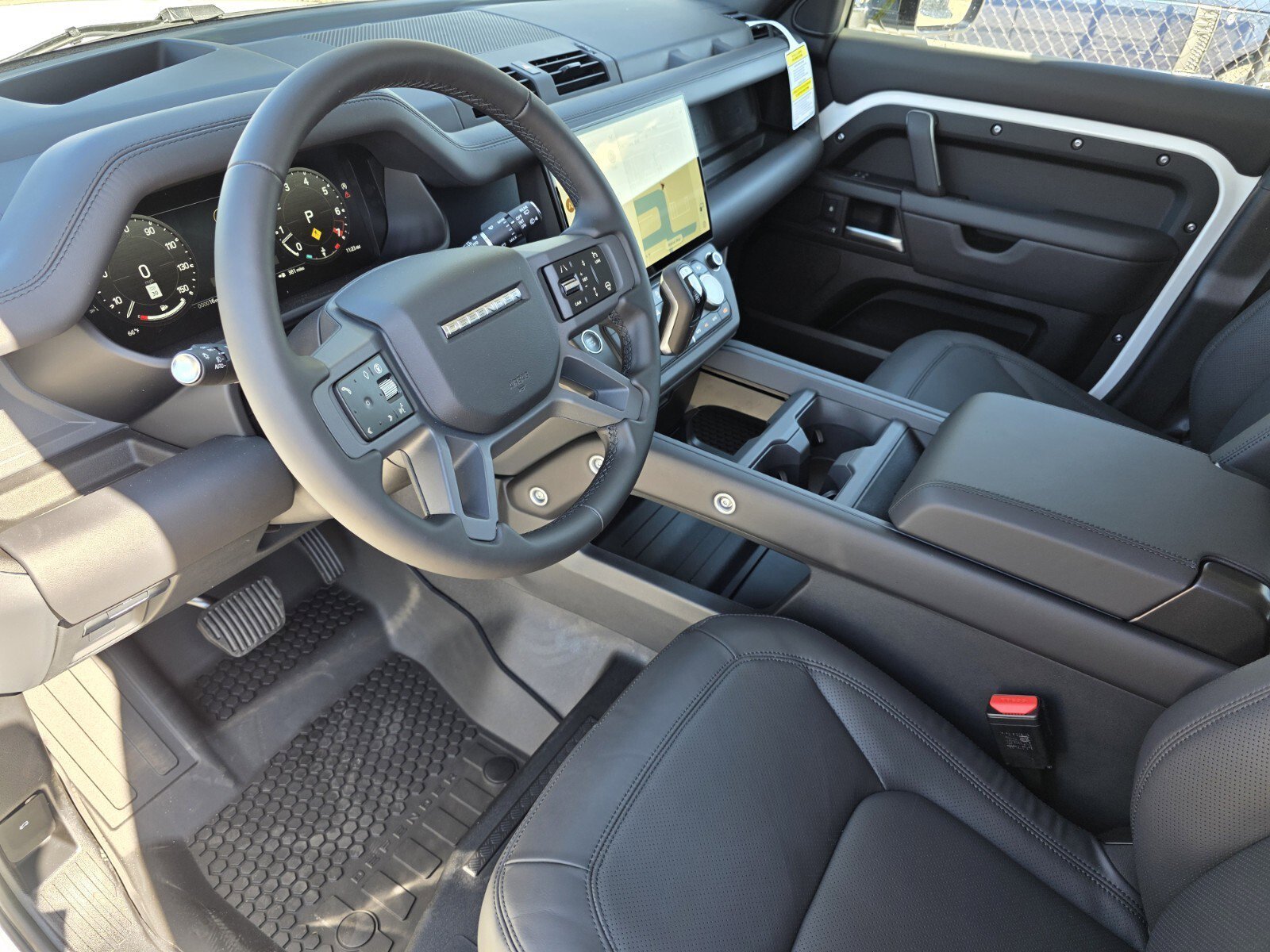 Used 2026 Fuji White Land Rover 110 P400 X-Dynamic SE image 11