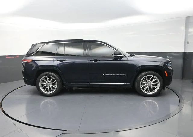 Used 2022 Black Jeep Summit Reserve 4xe image 47