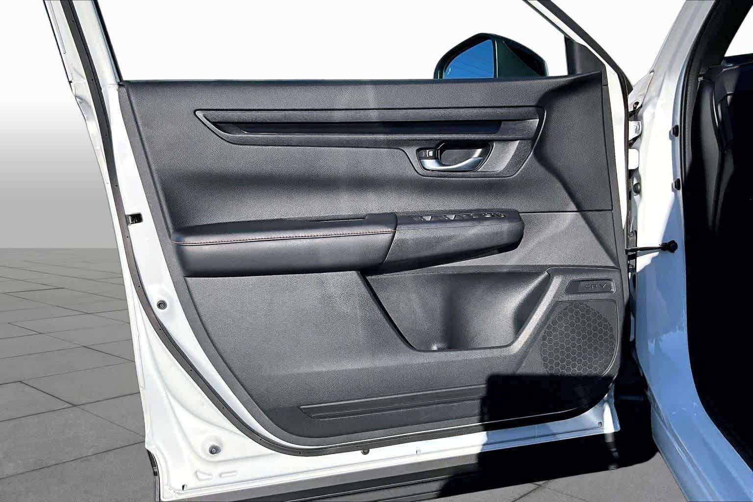 Used 2023 Platinum White Pearl Honda Sport image 22