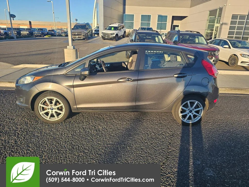 Used 2015 Magnetic Ford SE image 8