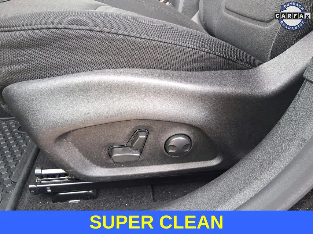 Used 2022 Black Jeep Latitude image 18