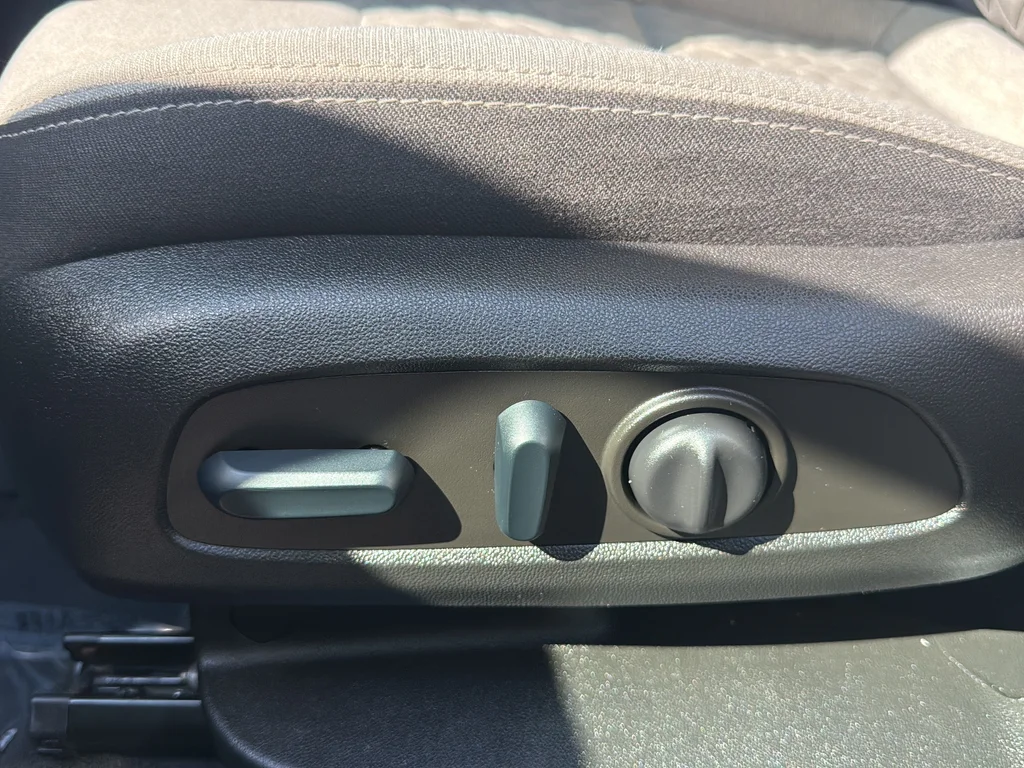 Used 2022 Gray Chevrolet LT image 18