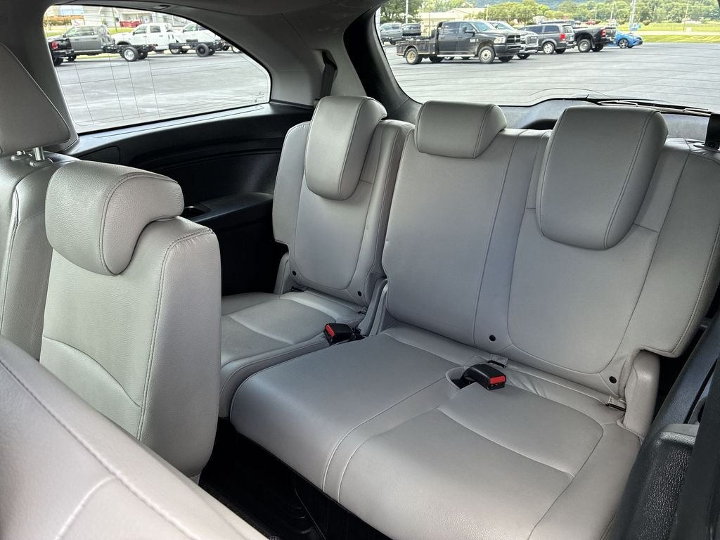 Used 2023 Gray Honda EX-L image 23