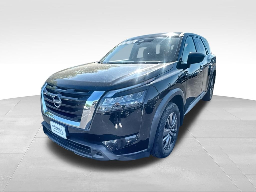 Certified Used 2023 Black Nissan S image 4
