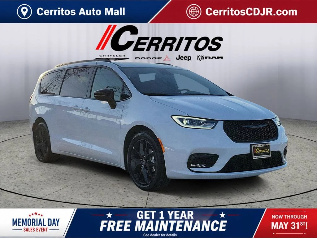2026 Chrysler Pacifica Select's photo