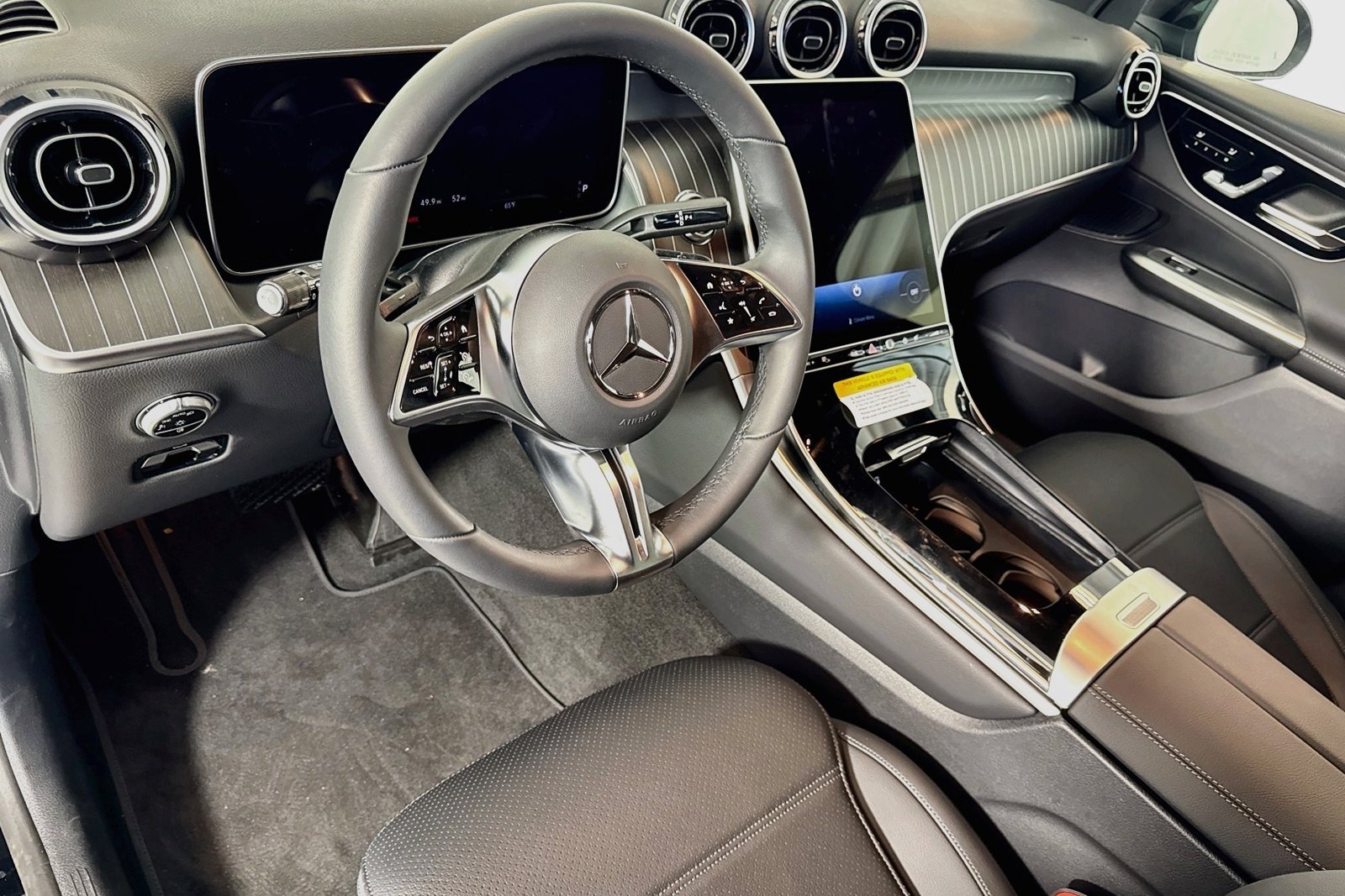 New 2026 Black Mercedes-Benz GLC 300 image 9