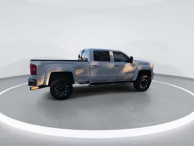 Used 2019 White GMC Denali image 8